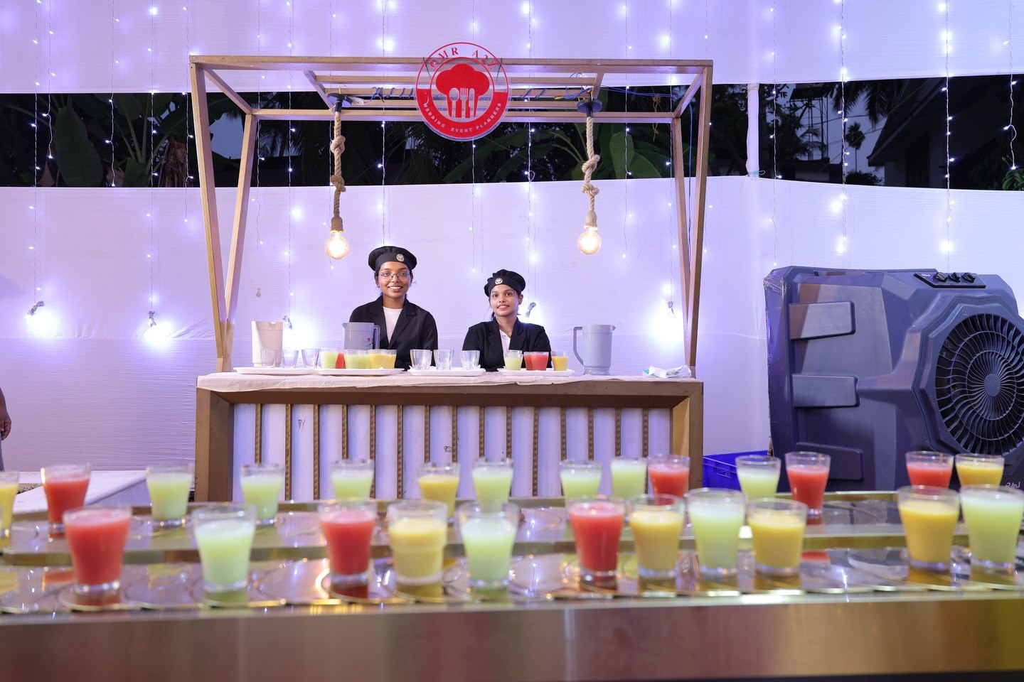 Live Beverage Lounge & Staff Presentation